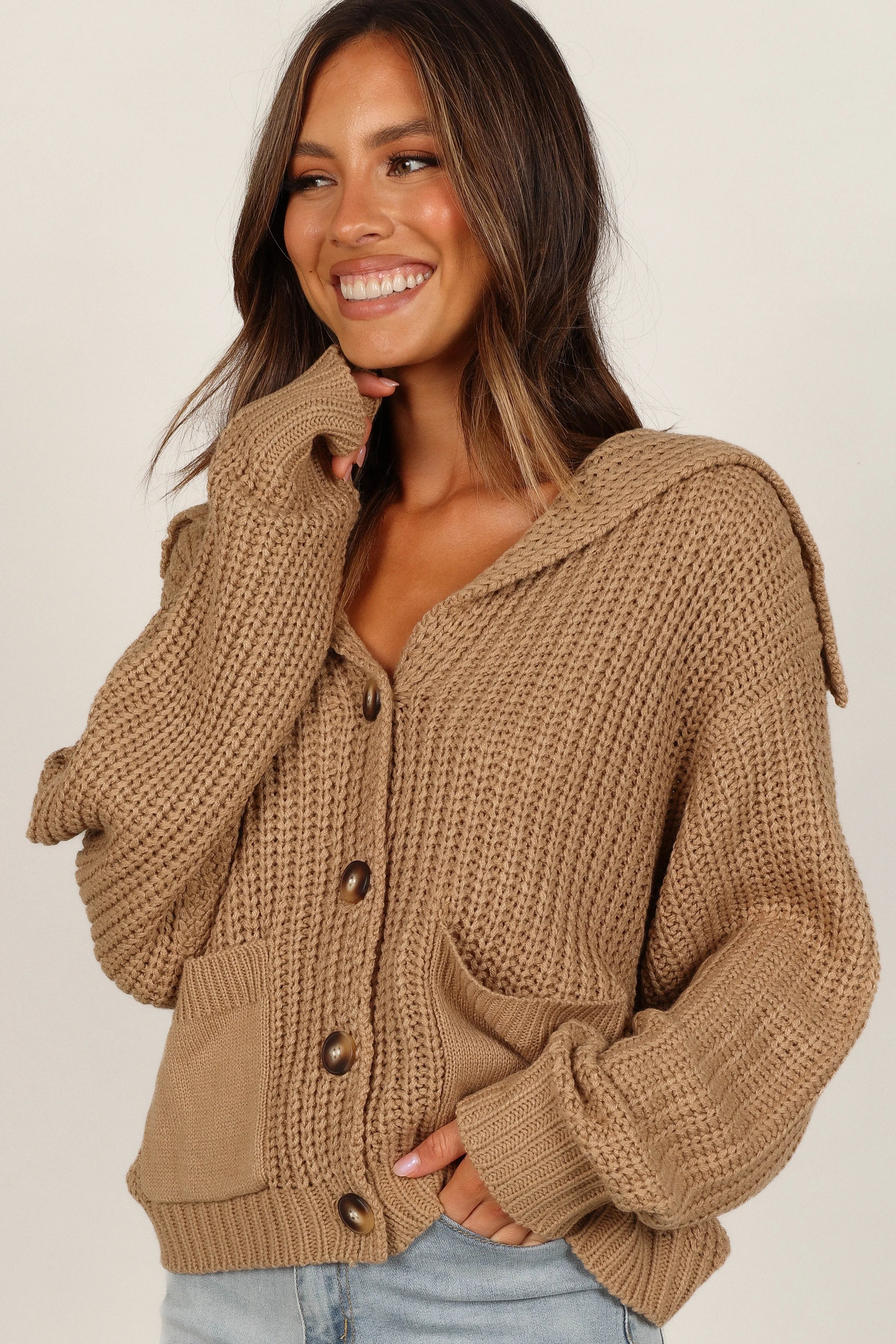 Amelia Oversize Collar Button Cardigan Camel