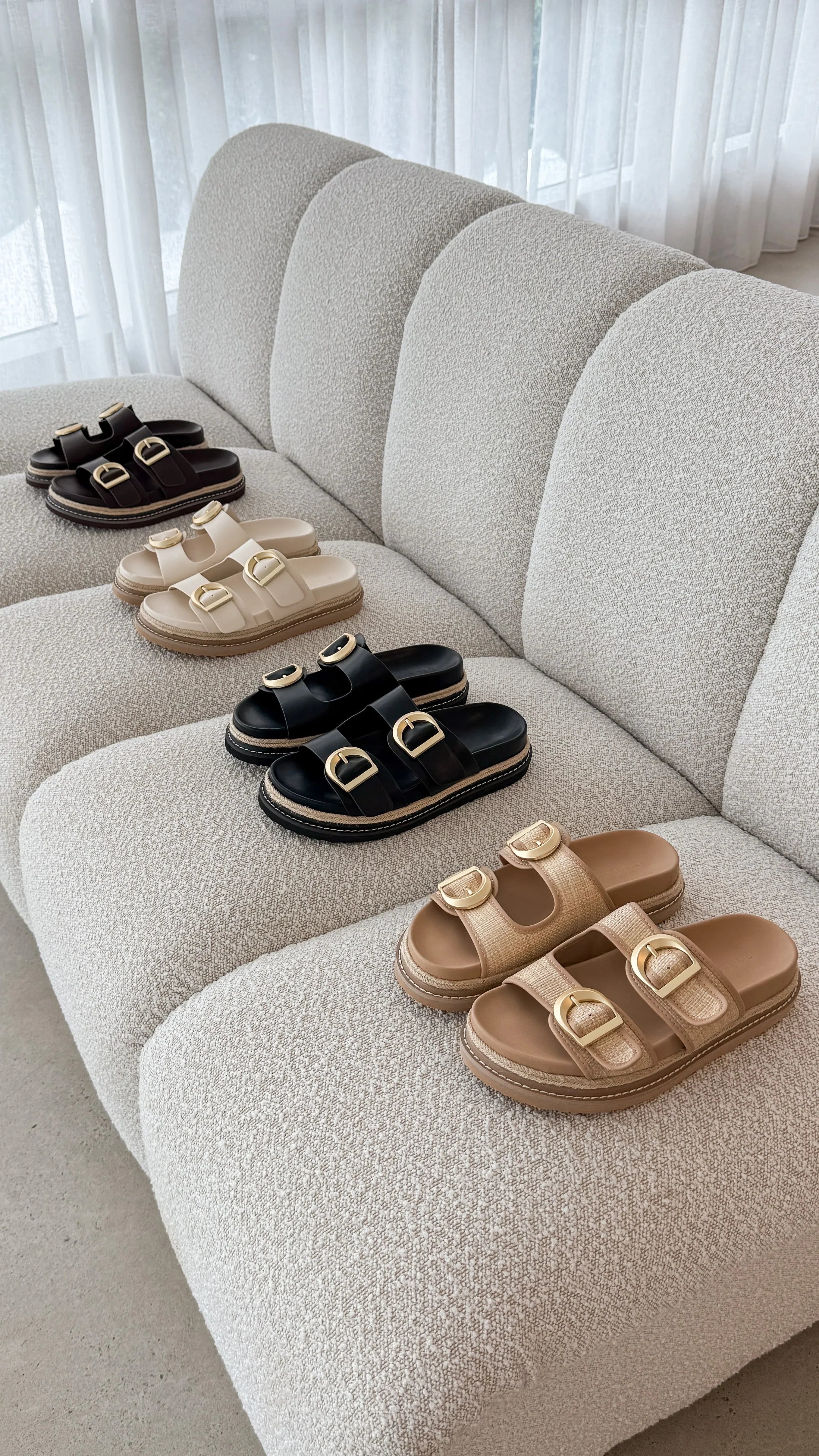 Anora Slide Black