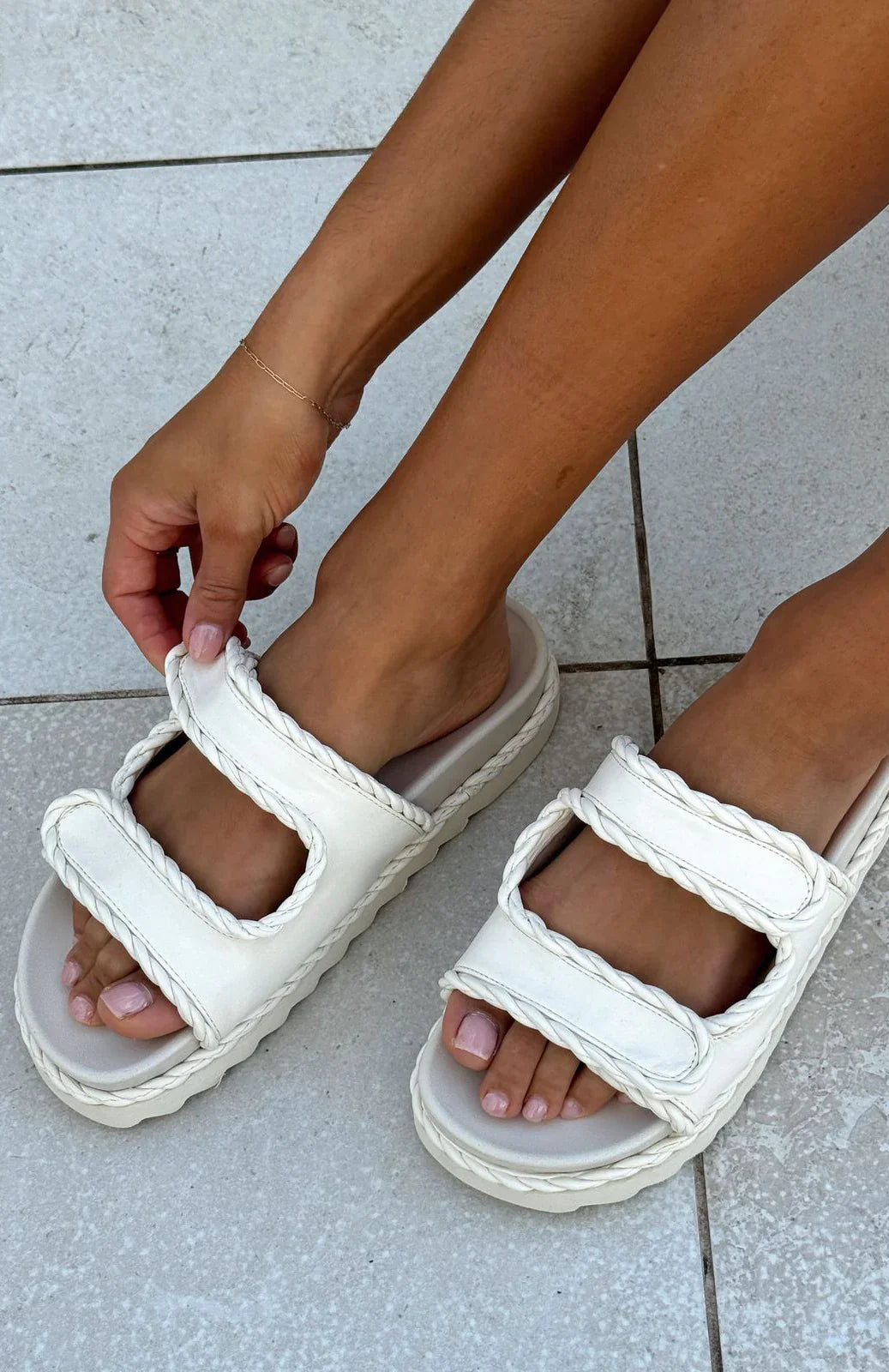 Joe Sandals Bone