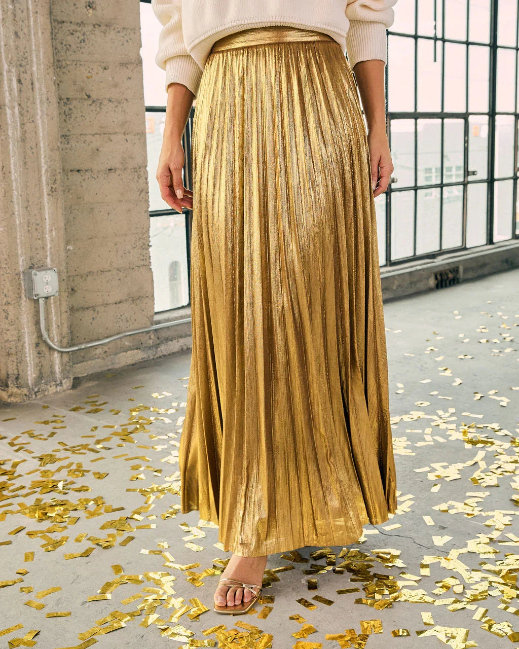 Maxeen Pleated Metallic Maxi Skirt