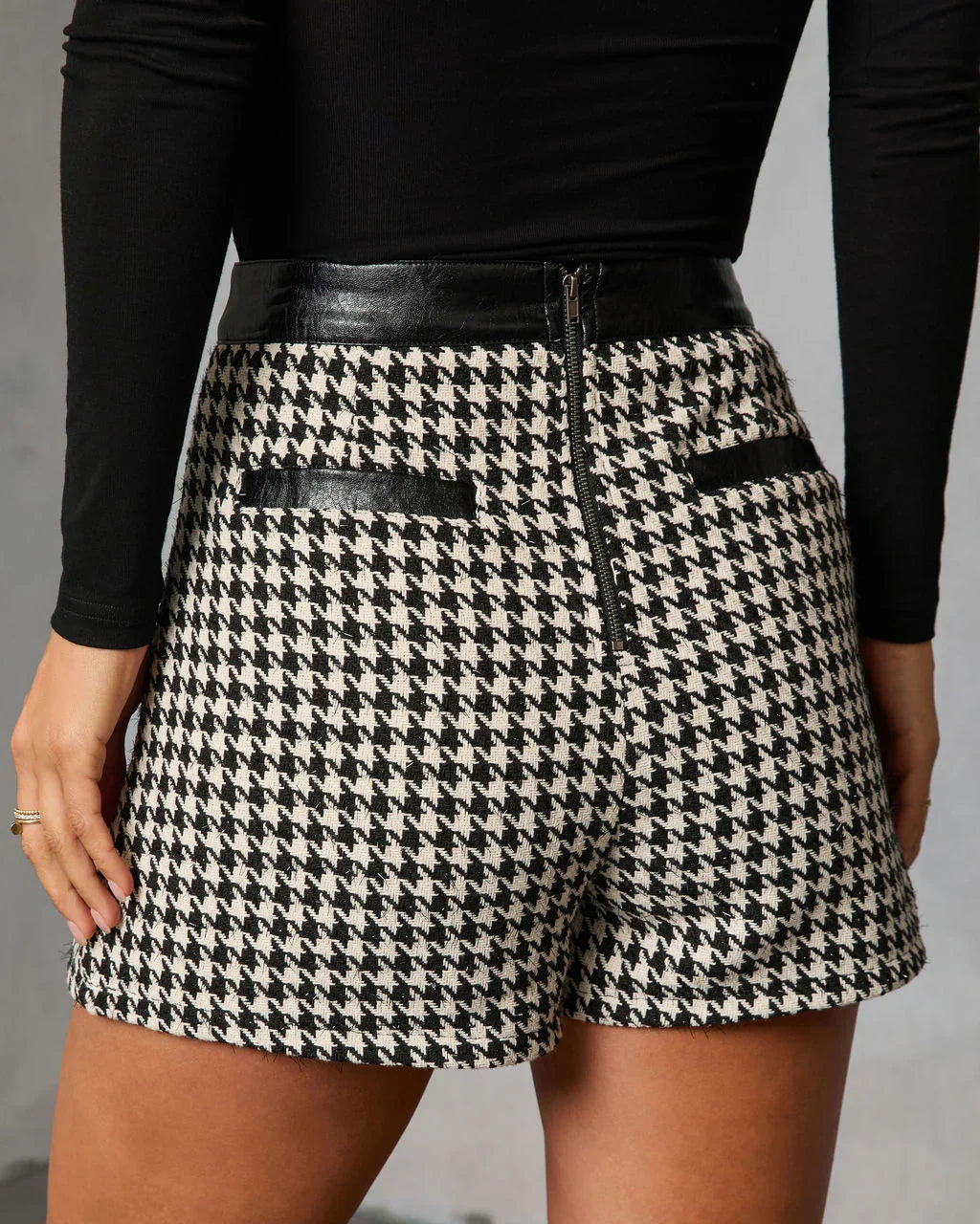 Holiday Elm Contrast Vegan Leather Trim Houndstooth Mini Skirt